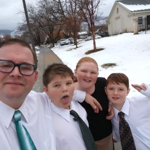 Meet your Posher, Max